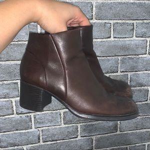 Vintage 90s chunky ankle boots with square toe